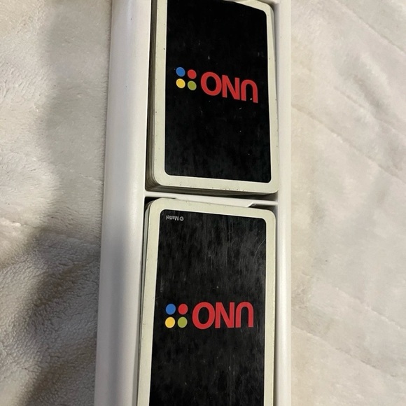 Mattel UNO Card Game in White Case - Picture 4 of 4